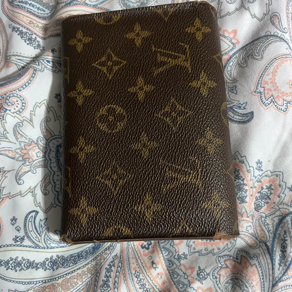 Vintage LV authentic passport wallet - Picture 6 of 7